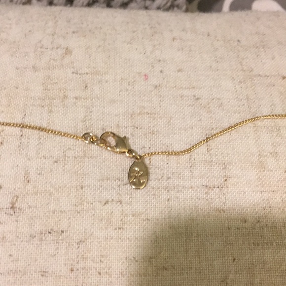 Shimmery Leaf Necklace - Picture 4 of 4